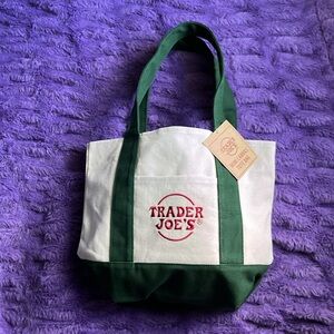 Viral! Trader Joe’s mini canvas bag green NWT